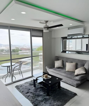 GURUS FR | Elegante apto. con vista | naturaleza | aire